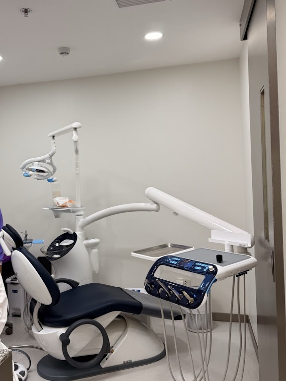 CHA Dental Clinic - Park Silom